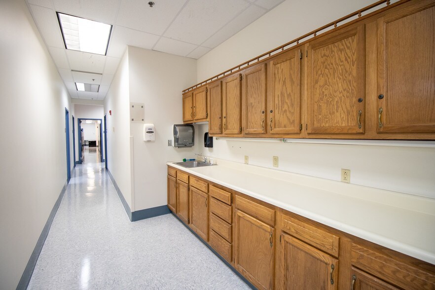 More Photos Of 347 W Main St, Clarksburg Office For Lease