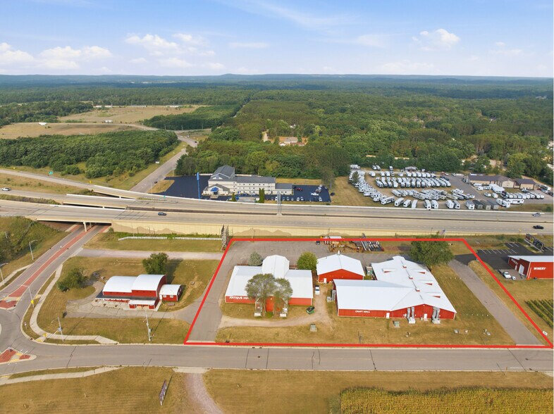More Photos Of S2269 Timothy Ln, Baraboo General Retail For Sale