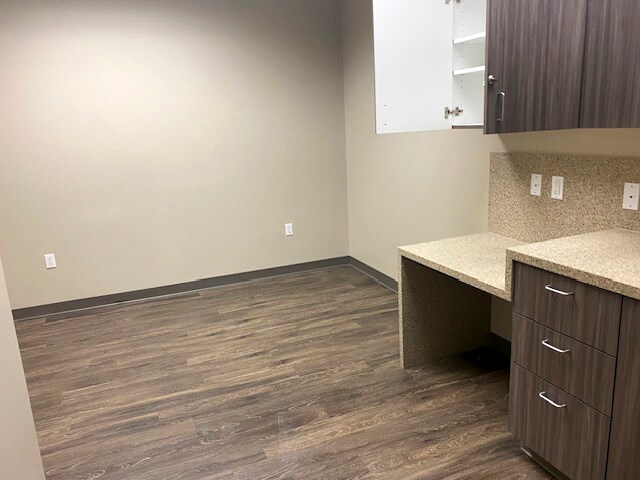 More Photos Of 12201 Renfert Way, Austin Medical For Lease
