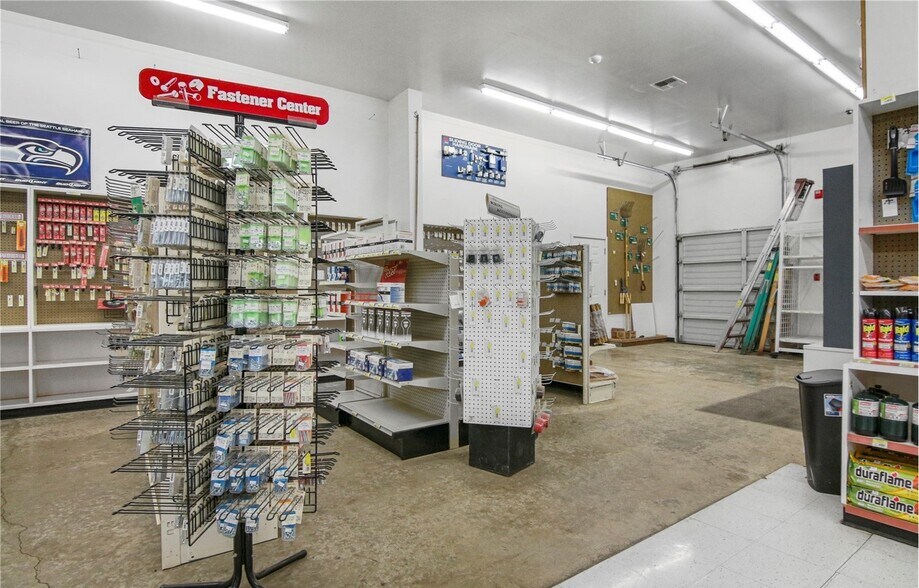 More Photos Of 17490 W Shelton Matlock Rd, Matlock Convenience Store For Sale