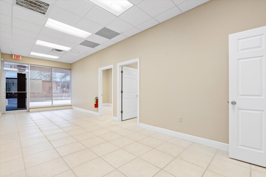 More Photos Of 4080-4088 Government Blvd, Mobile Office For Sale