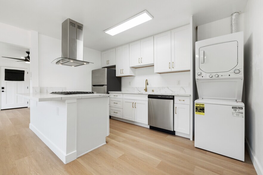 More Photos Of 569 Park Way, Chula Vista Apartments For Sale