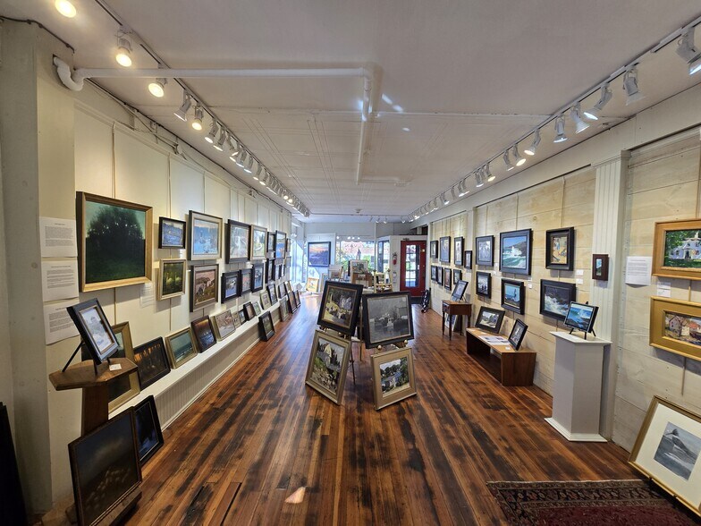 More Photos Of 49 Water St, Wiscasset Storefront Retail Residential For Sale