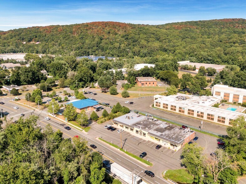 More Photos Of 319-321 Rt 9W, Orangeburg Freestanding For Lease