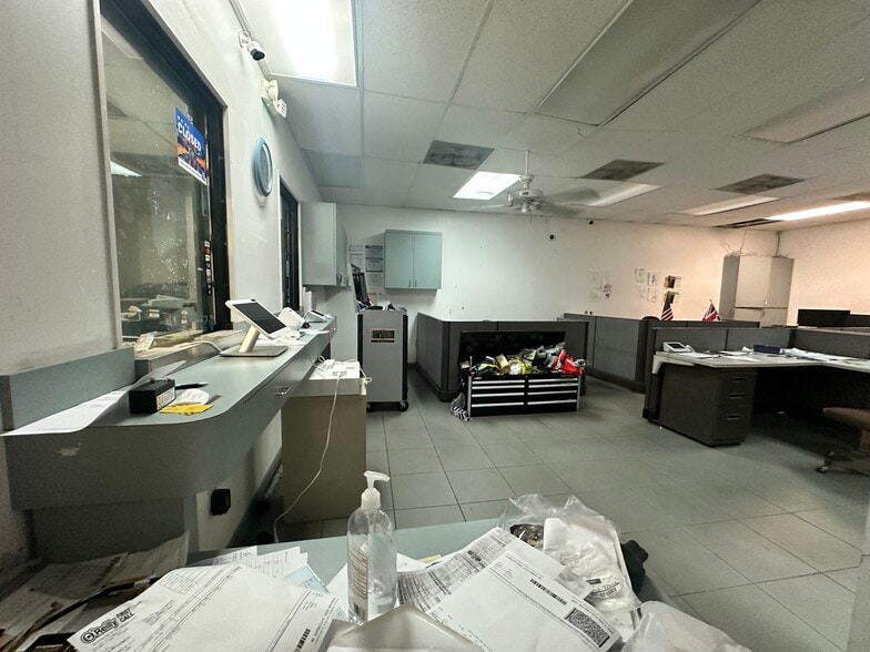 More Photos Of 2223 Pembroke Rd, Hollywood Auto Dealership For Lease