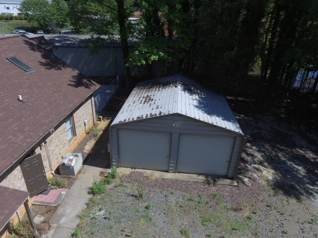 More Photos Of 1804 Lucas Ln, Charlotte Industrial For Lease