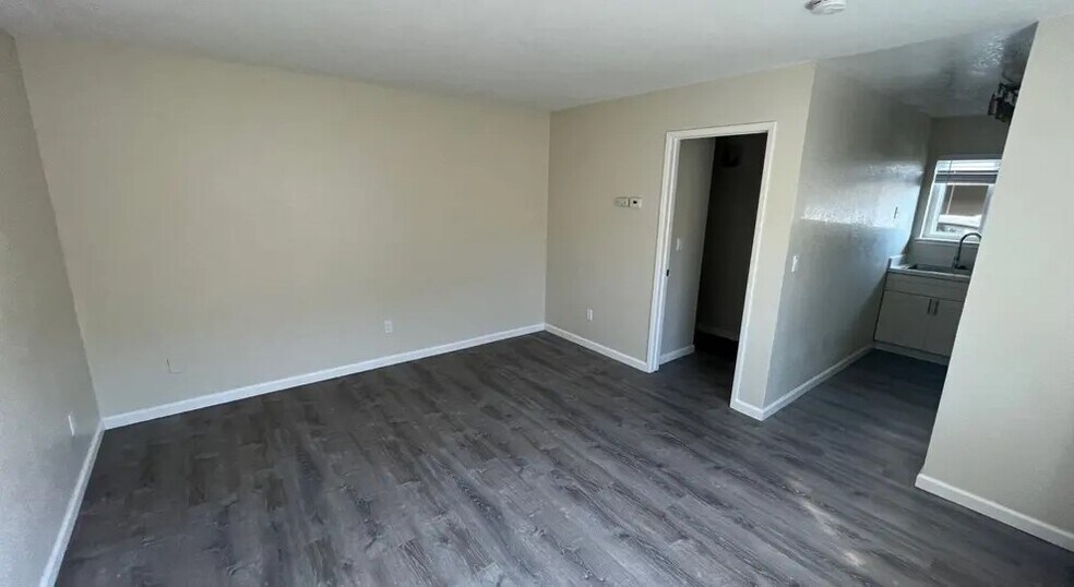 More Photos Of 75 N Hebbron Ave, Salinas Apartments For Sale