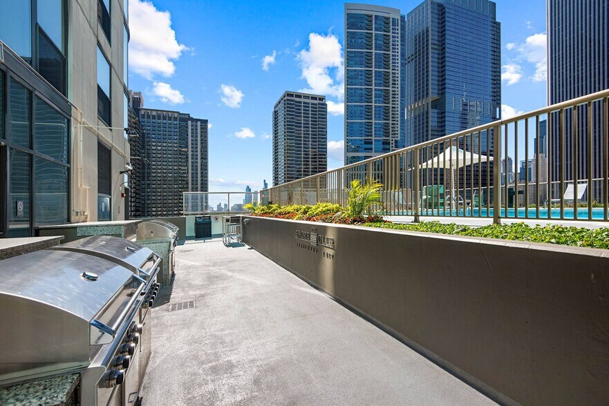 More Photos Of 400 E South Water St, Chicago Apartments For Lease