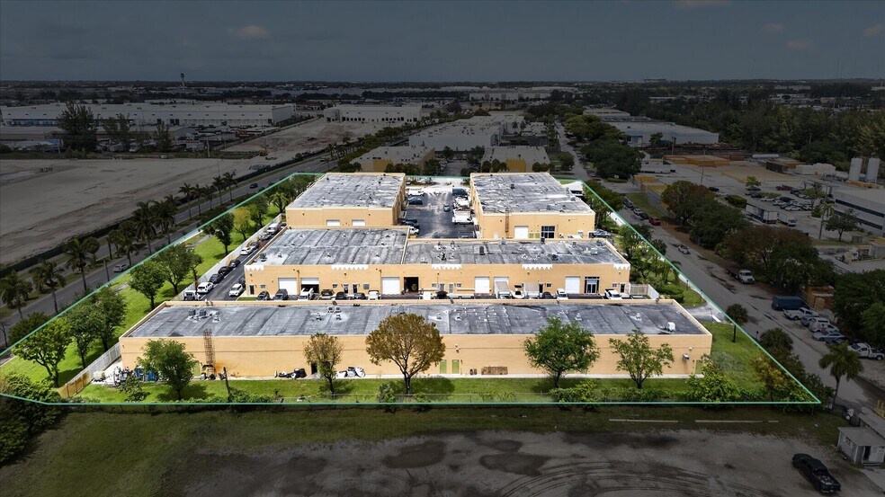 More Photos Of 3815 NW 125th St, Opa Locka Showroom For Lease