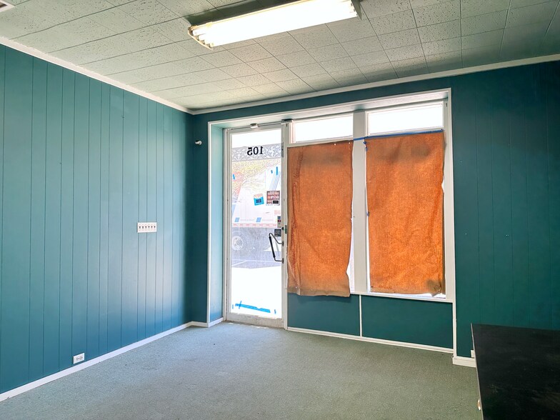 More Photos Of 105 N Main St, Atmore Office For Sale