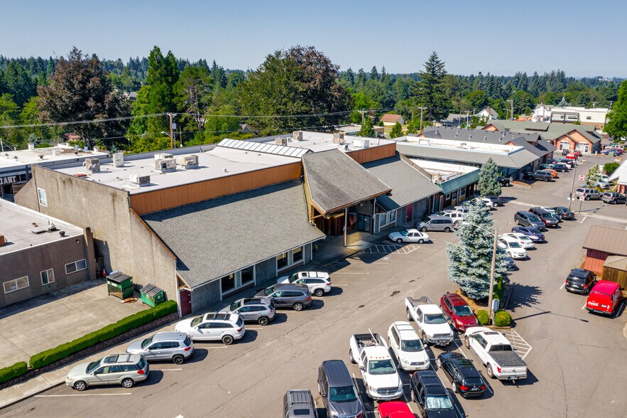 More Photos Of 39065-39085 Pioneer Blvd, Sandy Office For Lease