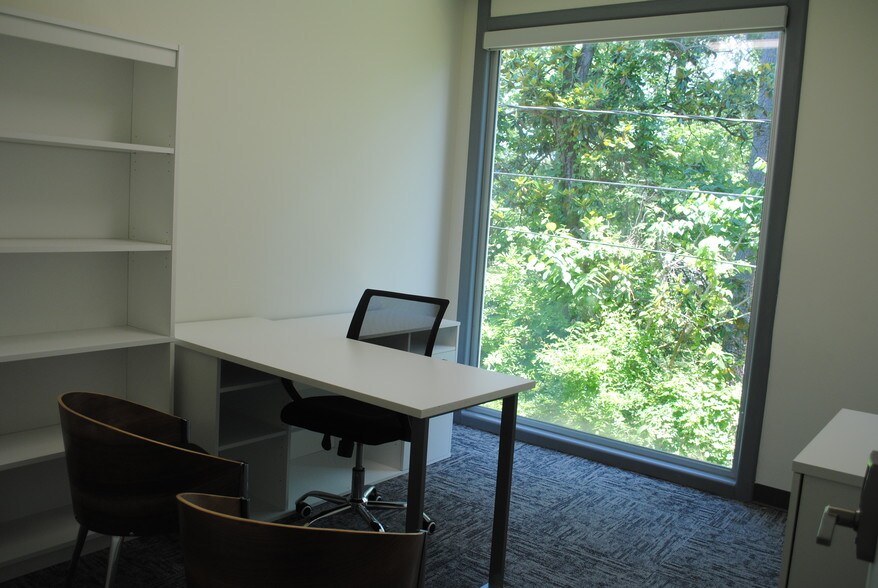 More Photos Of 26022 Budde Rd, The Woodlands Loft Creative Space For Lease