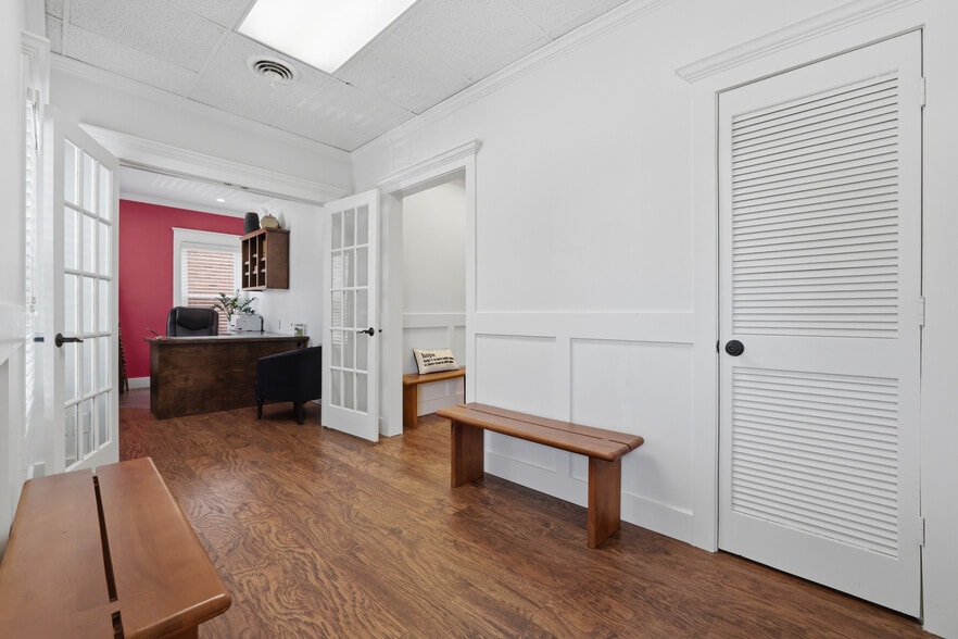 More Photos Of 1843 Peeler Rd, Dunwoody Office For Lease