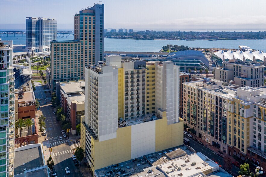 More Photos Of 660 K St, San Diego Hotel For Lease