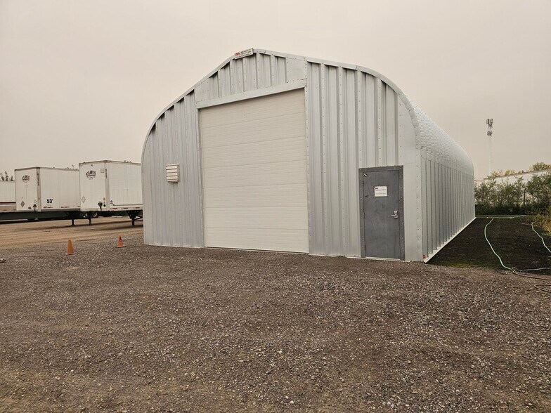 More Photos Of 9415 44th St SE, Calgary Warehouse For Sale