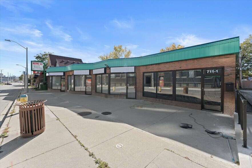 Primary Photo Of 711 Pelissier St, Windsor Office For Sale