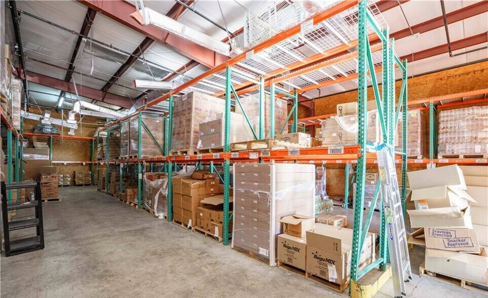 More Photos Of 2504 W Interstate Highway 2, Mission Flex For Lease