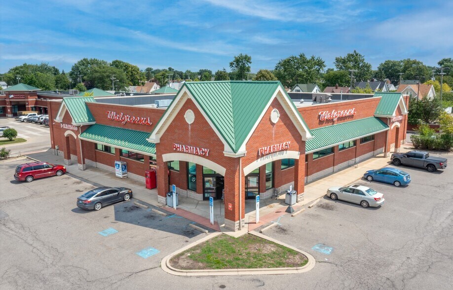 More Photos Of 3221 Fort St, Wyandotte Drugstore For Sale