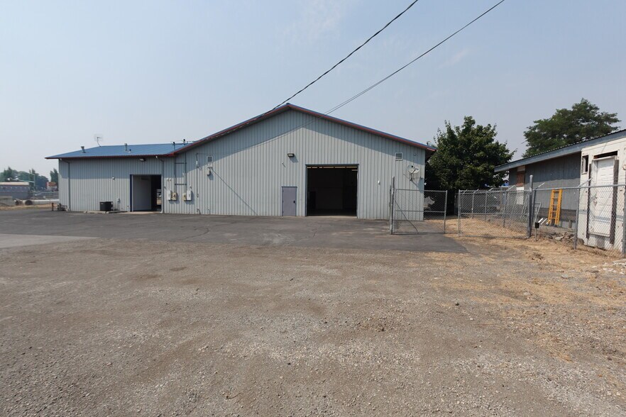 More Photos Of 6010-6012 E Trent Ave, Spokane Showroom For Lease