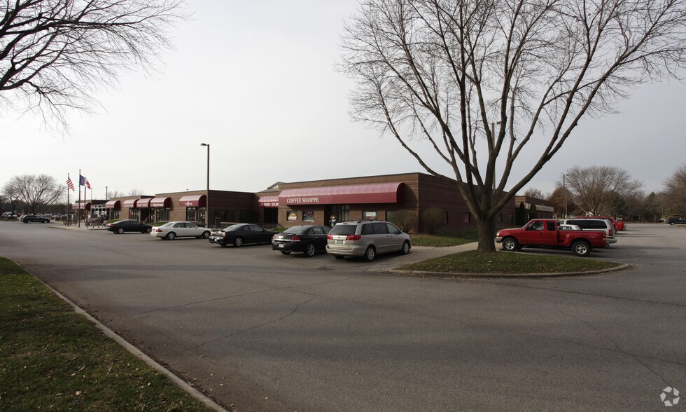 More Photos Of 5800 Merle Hay Rd, Johnston Unknown For Lease