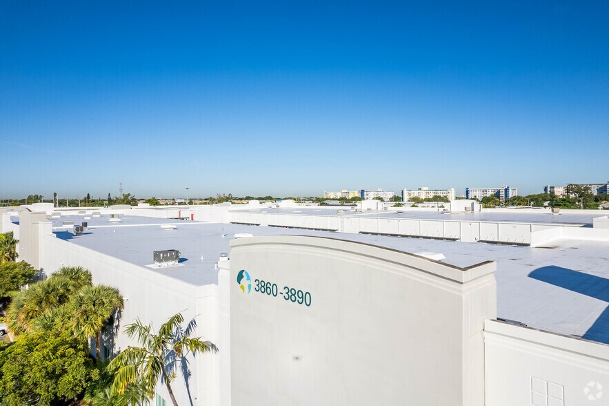 More Photos Of 3860-3890 Pembroke Rd, Hollywood Warehouse For Lease
