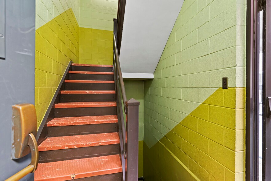 More Photos Of 403-405 N 2nd St, Harrisburg Office For Sale