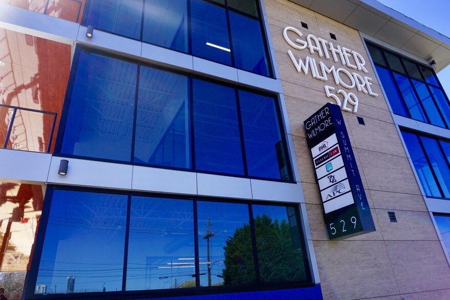 More Photos Of 529 W Summit Ave, Charlotte Office For Lease