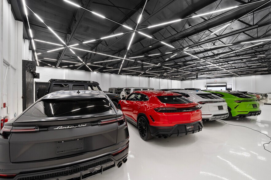 More Photos Of 8700 NW 7th Ave, Miami Warehouse For Sale