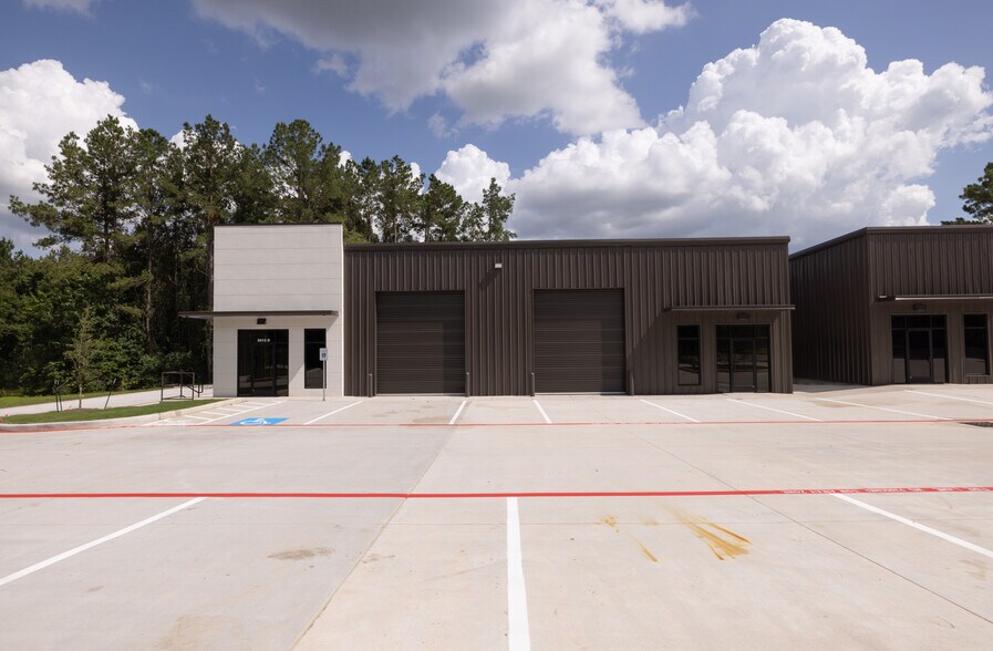 More Photos Of 3513 N Loop 336 W, Conroe Flex For Sale