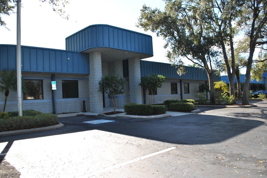 More Photos Of 7565-7575 Commerce Ct, Sarasota Flex For Sale