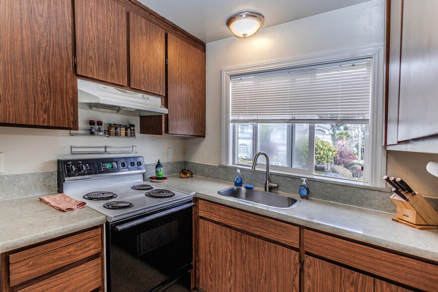 More Photos Of 510 Avenue Alhambra, Half Moon Bay Apartments For Sale