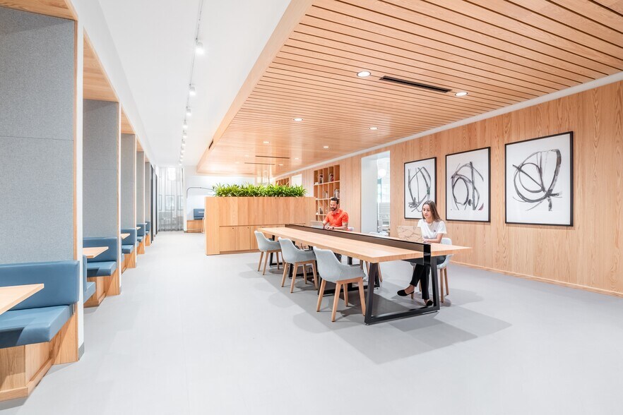 More Photos Of 2450 Colorado Ave, Santa Monica Coworking Space