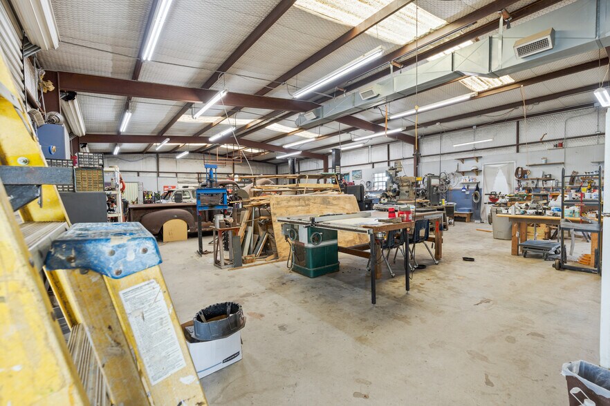 More Photos Of 414 County Road 437, Eddy Service For Sale