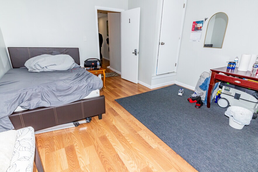 More Photos Of 1736 W North Ave, Baltimore Restaurant For Sale