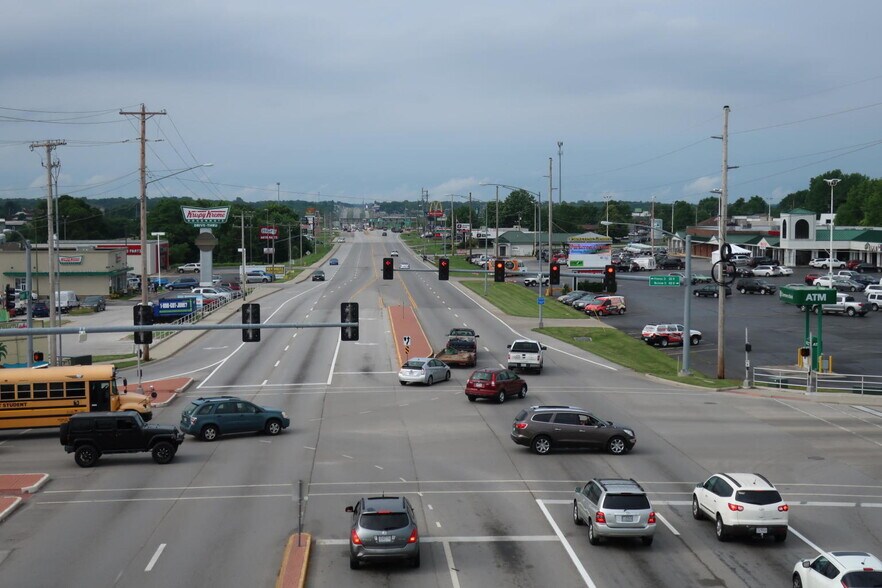 More Photos Of 3800-3900 S Campbell Ave, Springfield Unknown For Lease