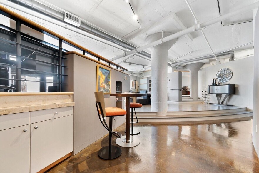 More Photos Of 1314 NW Irving St, Portland Office For Sale