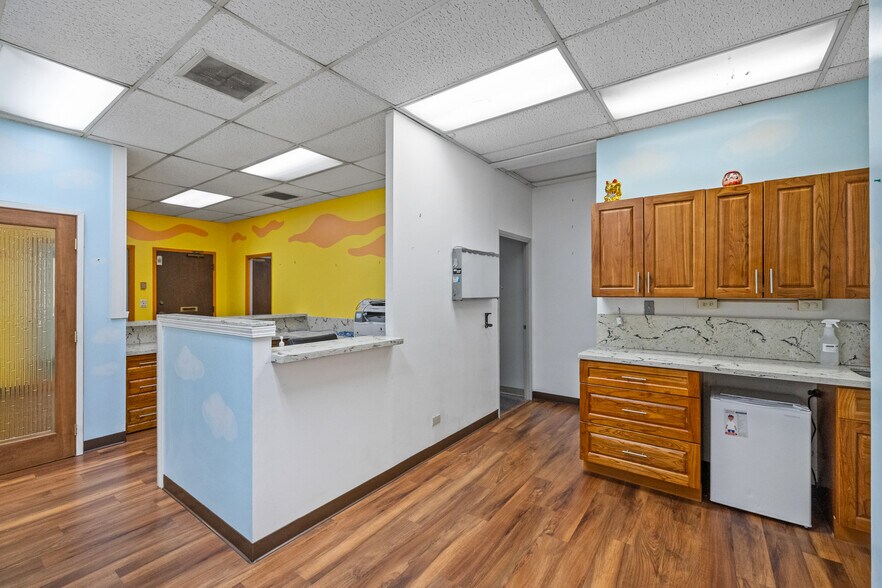 More Photos Of 98-1247 Kaahumanu St, Aiea Medical For Sale