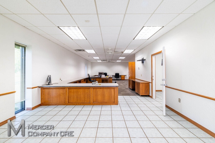 More Photos Of 10108 NW 10th St, Yukon Warehouse For Sale