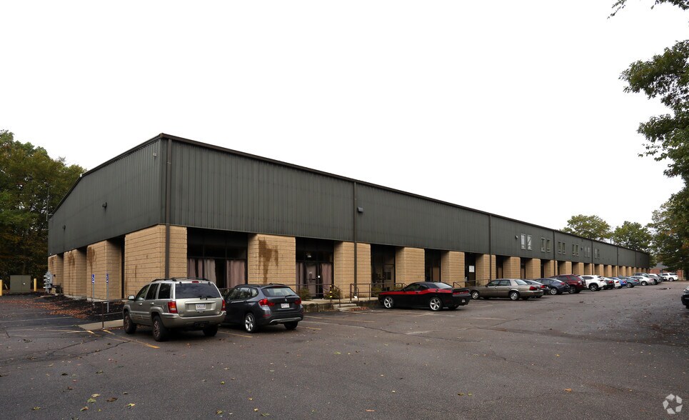 More Photos Of 125 High St, Mansfield Light Distribution For Lease
