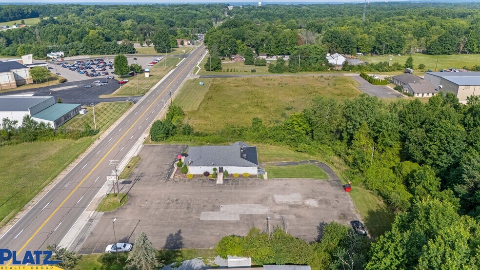 More Photos Of 4040 McCartney Rd, Lowellville Bar For Sale