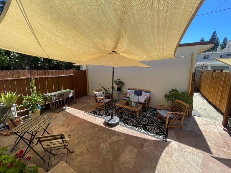 More Photos Of 14330 Albers St, Sherman Oaks Apartments For Sale