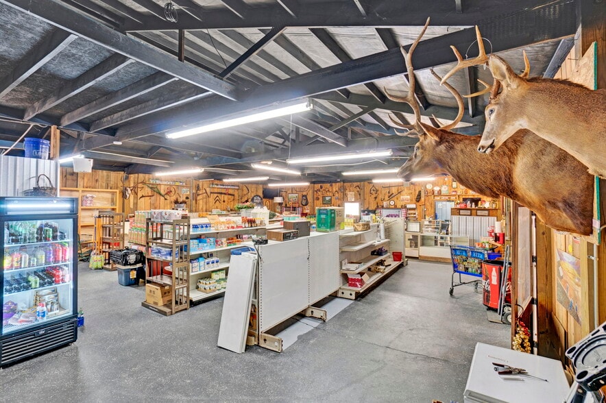 More Photos Of 4033 Geer Hwy, Cleveland General Retail For Sale