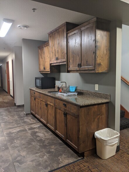 More Photos Of 13951-13959 W Preserve Blvd, Burnsville Loft Creative Space For Lease