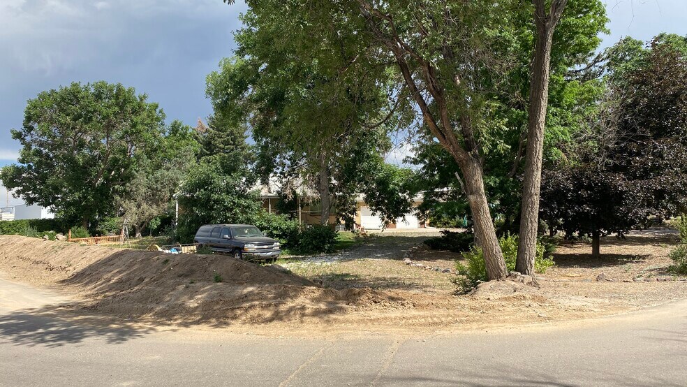 More Photos Of 13118 N Highland Cir, Littleton Warehouse For Lease