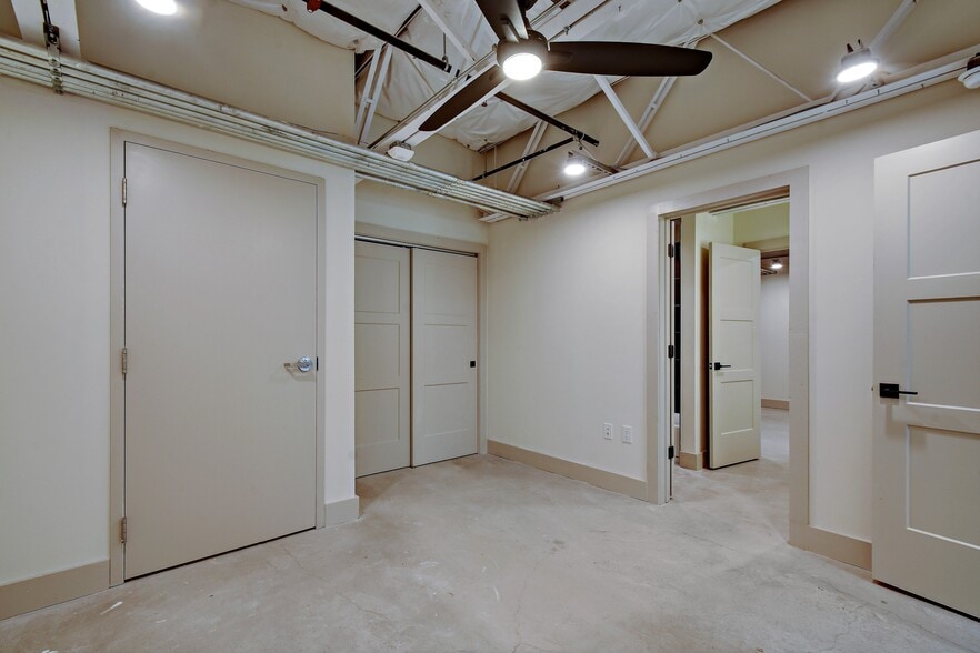 More Photos Of 215 Coca Cola Pl, San Antonio Apartments For Lease