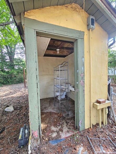 More Photos Of 21298 Calistoga rd, Middletown Storefront Retail Residential For Sale