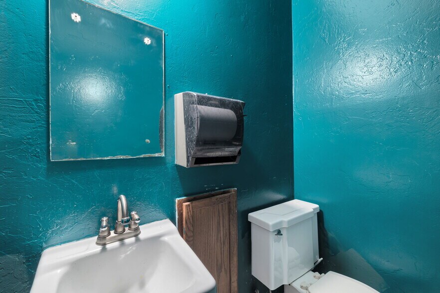 More Photos Of 1419 W London St, El Reno Religious Facility For Sale