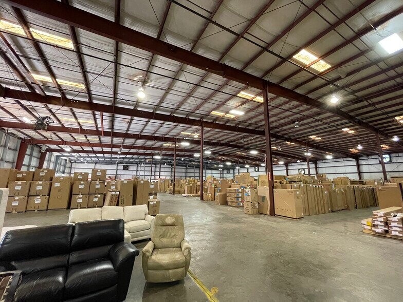 More Photos Of 3601 Parkway Blvd, Leesburg Distribution For Lease