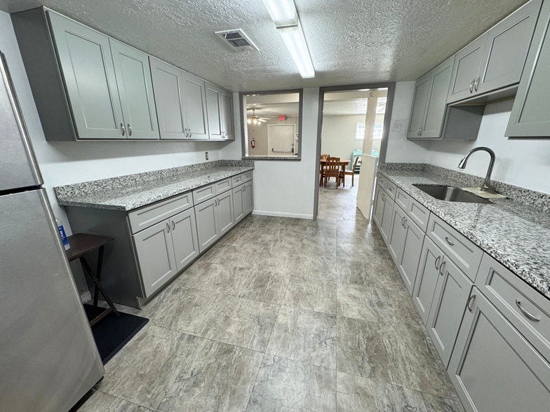 More Photos Of 1922 Dallas St, Pasadena Religious Facility For Sale