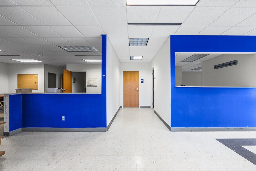 More Photos Of 37401 Stevens Blvd, Willoughby Flex For Lease